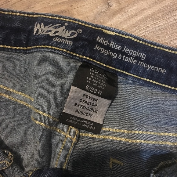 Mid Rise Jeggings - Picture 3 of 4